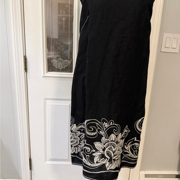 Max Studio Dresses & Skirts - Max Studio Black Dress with White Floral Design